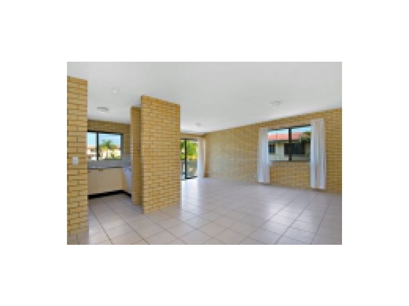 1/24 Pangarinda Place, Mooloolaba QLD 4557