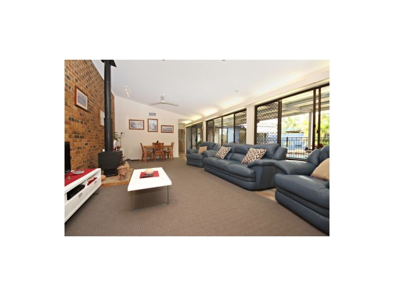 50 Oceanic Drive, Warana QLD 4575