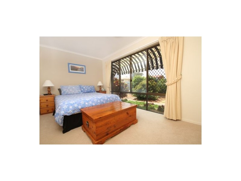 50 Oceanic Drive, Warana QLD 4575