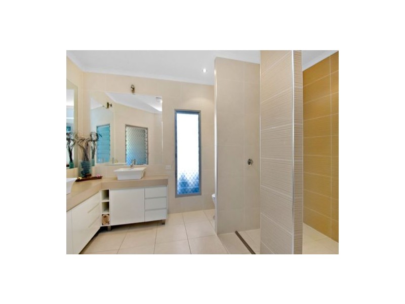 35 Moorings Circuit, Twin Waters QLD 4564