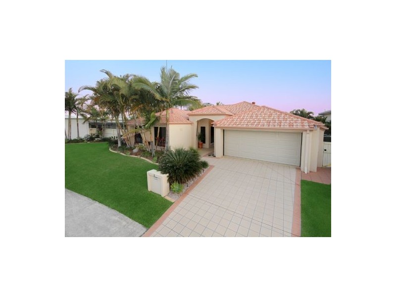 2 Grenada Way, Kawana Island QLD 4575