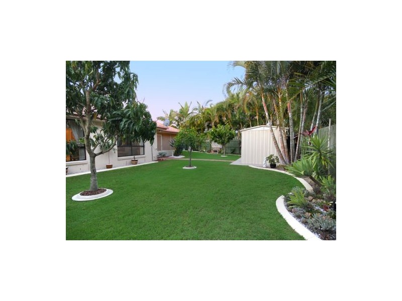 2 Grenada Way, Kawana Island QLD 4575