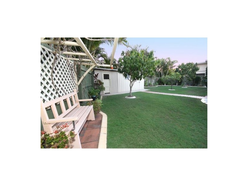 2 Grenada Way, Kawana Island QLD 4575