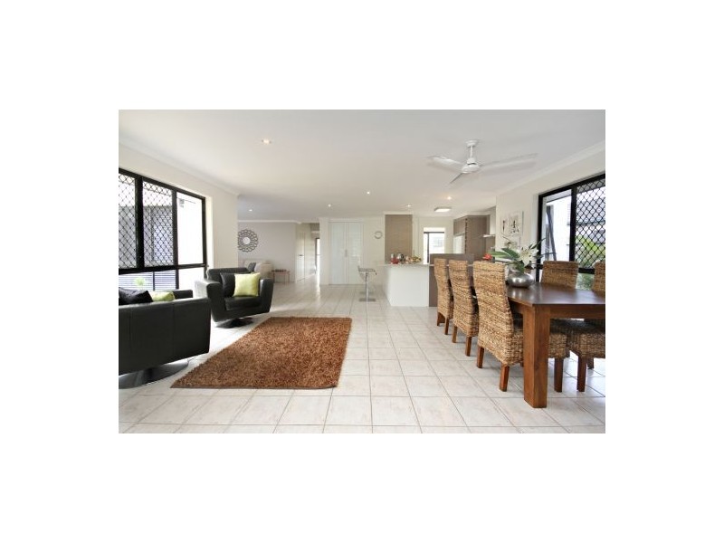 48 Wattlebird Drive, Twin Waters QLD 4564