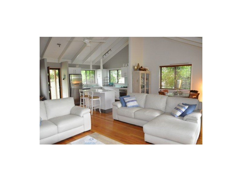 2 Mountain Ridge Cr, Buderim QLD 4556
