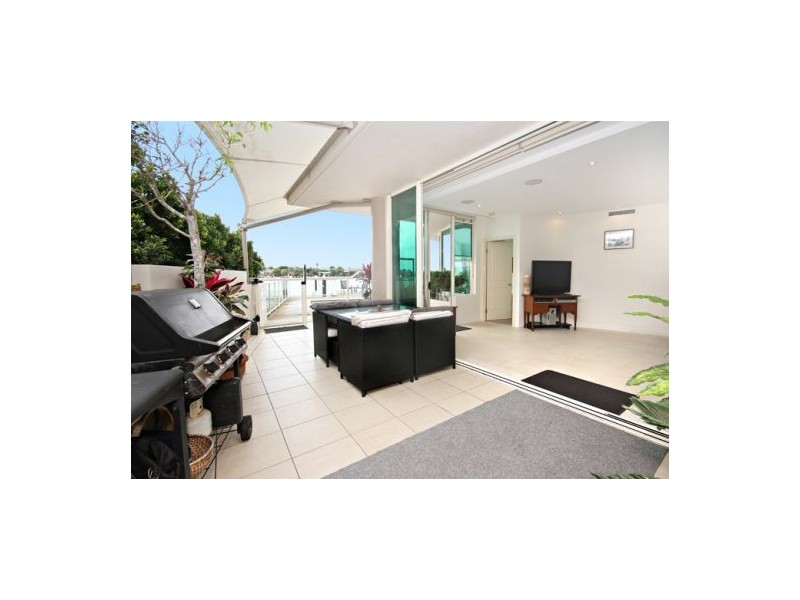 2/49 River Esplanade, Mooloolaba QLD 4557