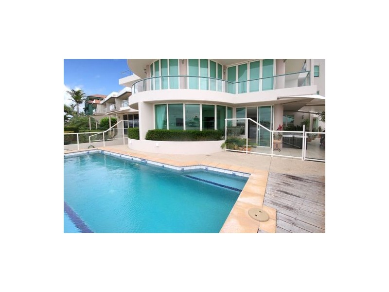 2/49 River Esplanade, Mooloolaba QLD 4557
