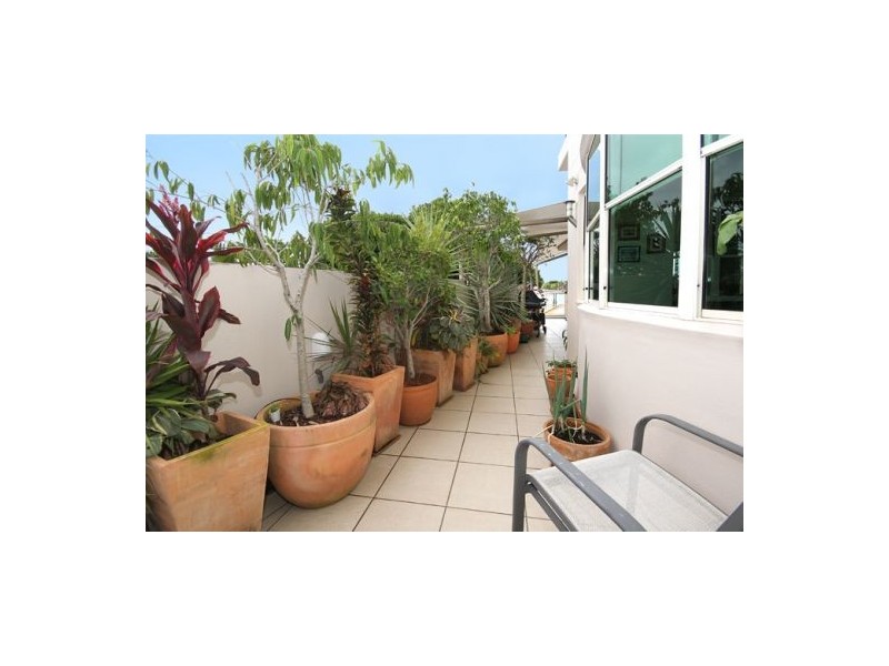 2/49 River Esplanade, Mooloolaba QLD 4557