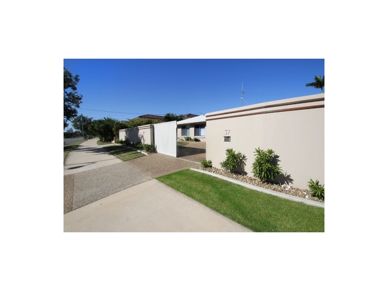 37 Point Cartright Drive, Buddina QLD 4575