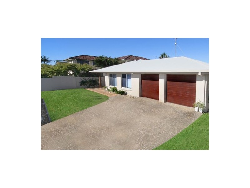 37 Point Cartright Drive, Buddina QLD 4575