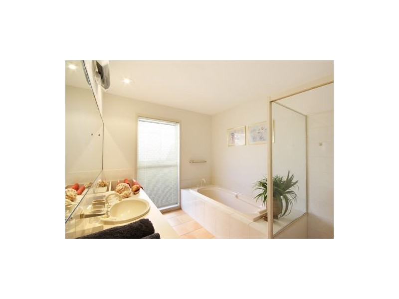 11 Hazeltine Court, Maroochydore QLD 4558