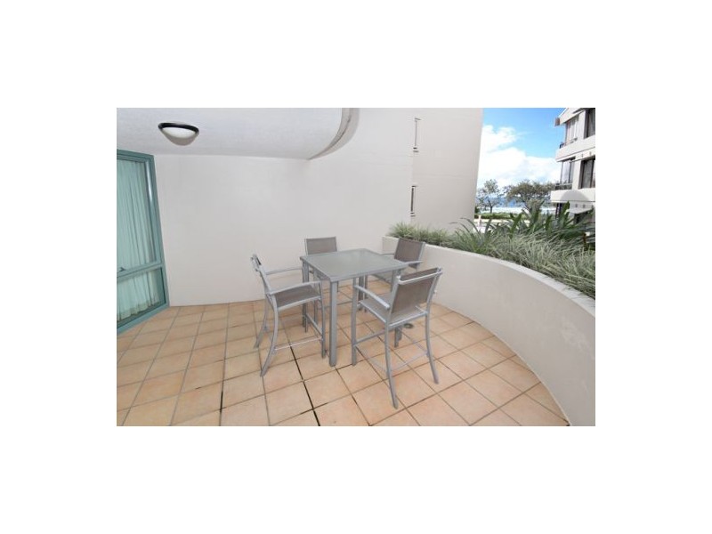 13 “Grand Palais” 188 Alexandra Pde, Alexandra Headland QLD 4572