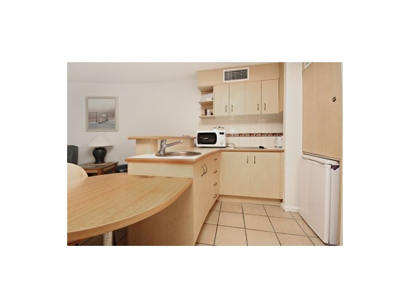 13 “Grand Palais” 188 Alexandra Pde, Alexandra Headland QLD 4572