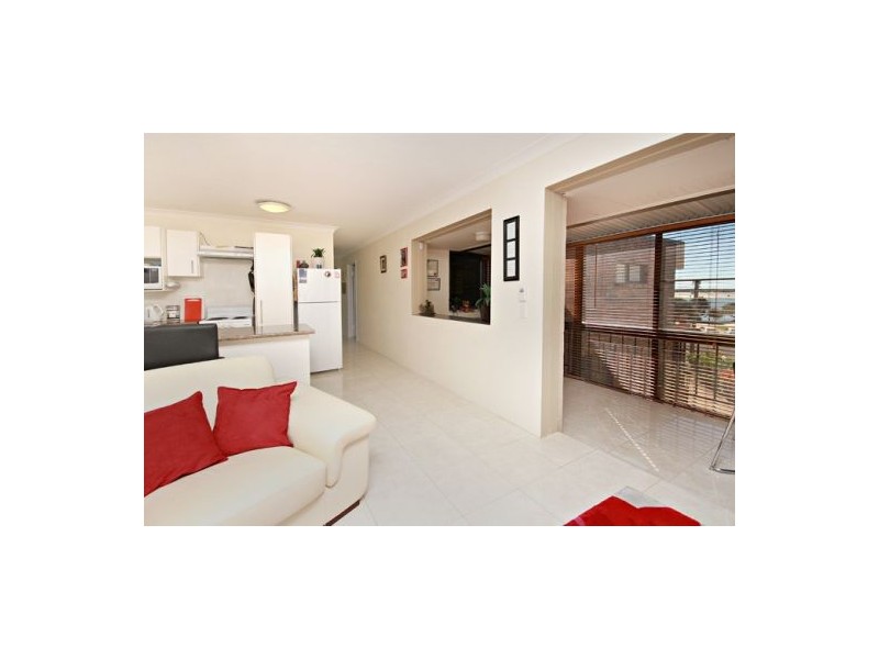 7 ‘Sunshine Waters’ 65 The Esplanade, Maroochydore QLD 4558