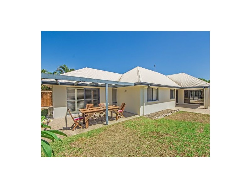 13 Fantail Place, Twin Waters QLD 4564