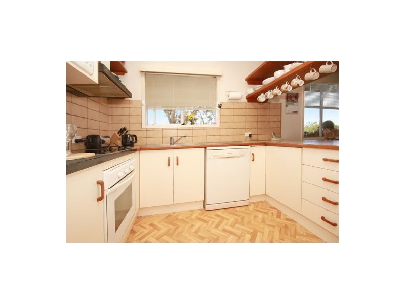 28 Tombarra Street, Mooloolaba QLD 4557