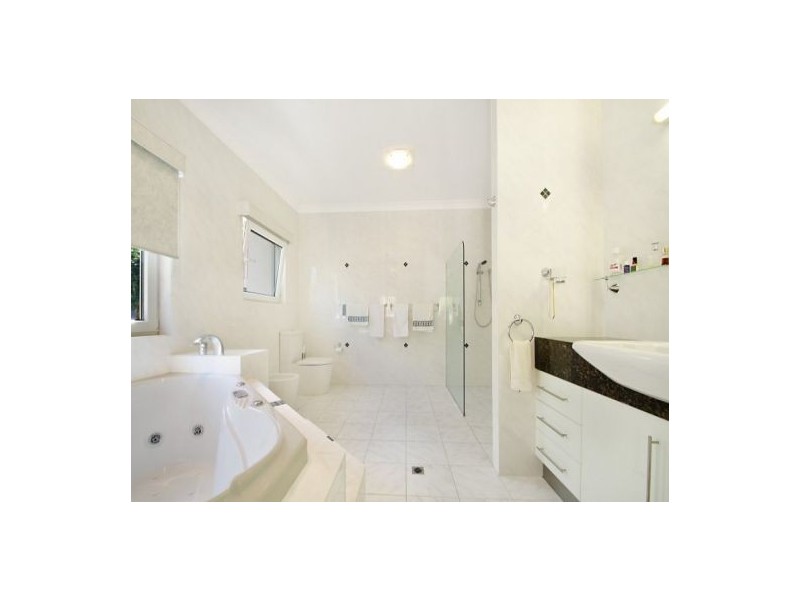 32 Hetherington Drive, Twin Waters QLD 4564