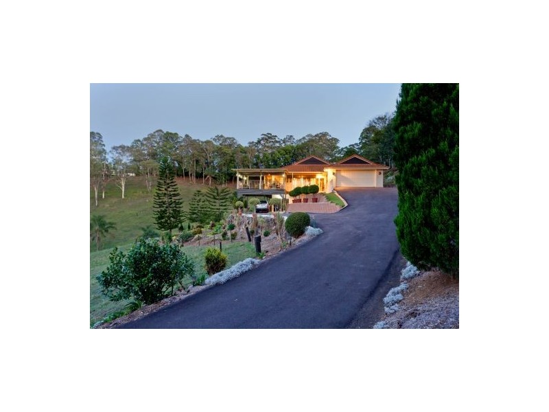 33 Panorama Drive, Nambour QLD 4560