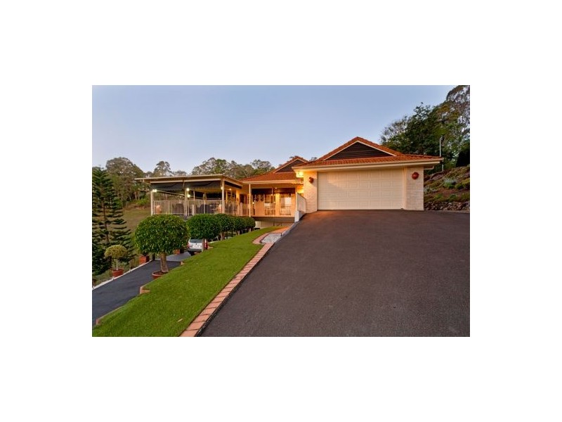 33 Panorama Drive, Nambour QLD 4560