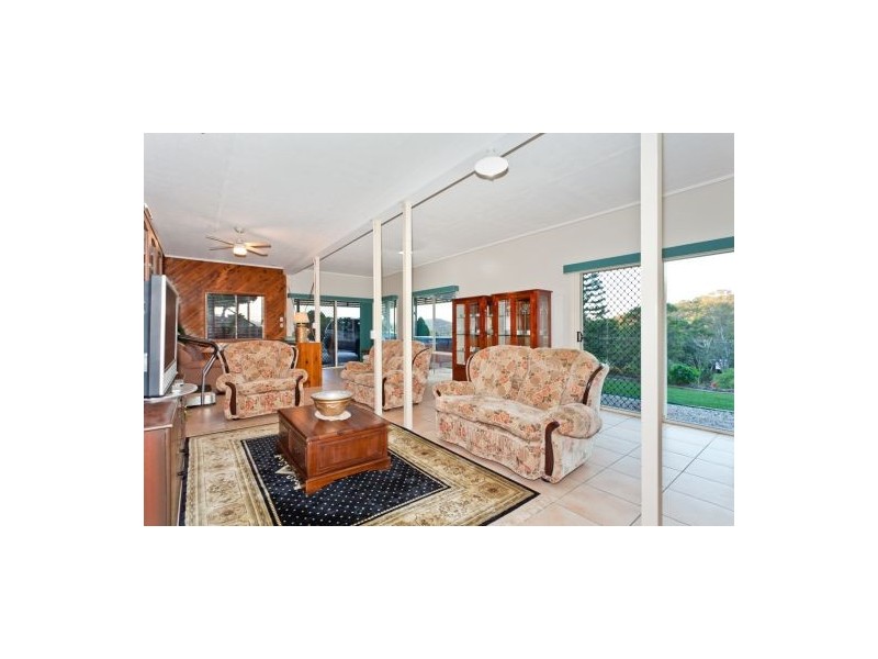 33 Panorama Drive, Nambour QLD 4560