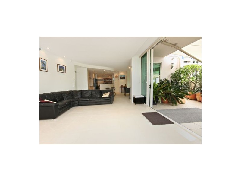 2/49 River Esplanade, Mooloolaba QLD 4557