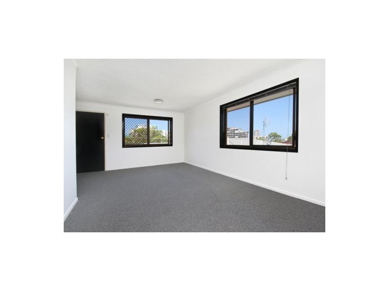 5 ‘Pinnaroo’ 27 Walan Street, Mooloolaba QLD 4557