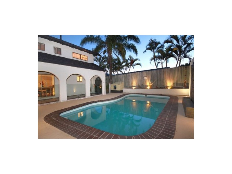 104 Goonawarra Drive, Mooloolaba QLD 4557