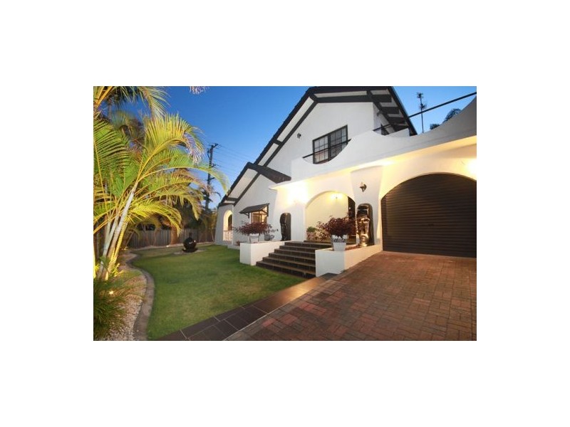 104 Goonawarra Drive, Mooloolaba QLD 4557