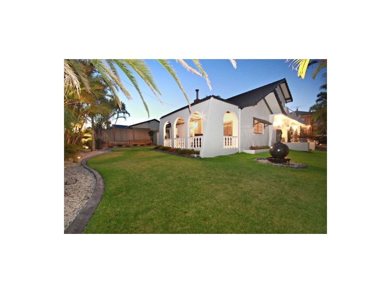 104 Goonawarra Drive, Mooloolaba QLD 4557