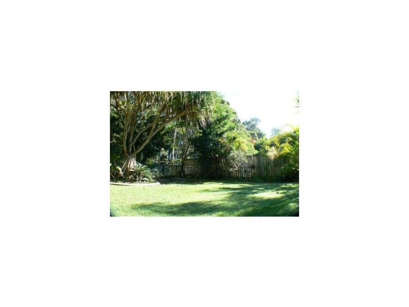 8 Sunview Dr, Twin Waters QLD 4564