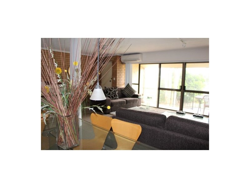 Apt 14 ‘Humzy Villas’, 77 Bradman Avenue, Maroochydore QLD 4558