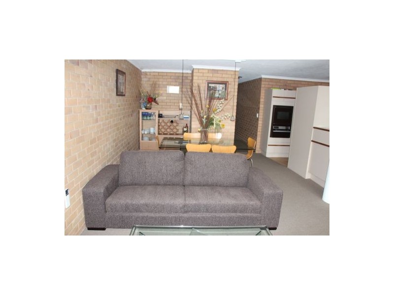 Apt 14 ‘Humzy Villas’, 77 Bradman Avenue, Maroochydore QLD 4558
