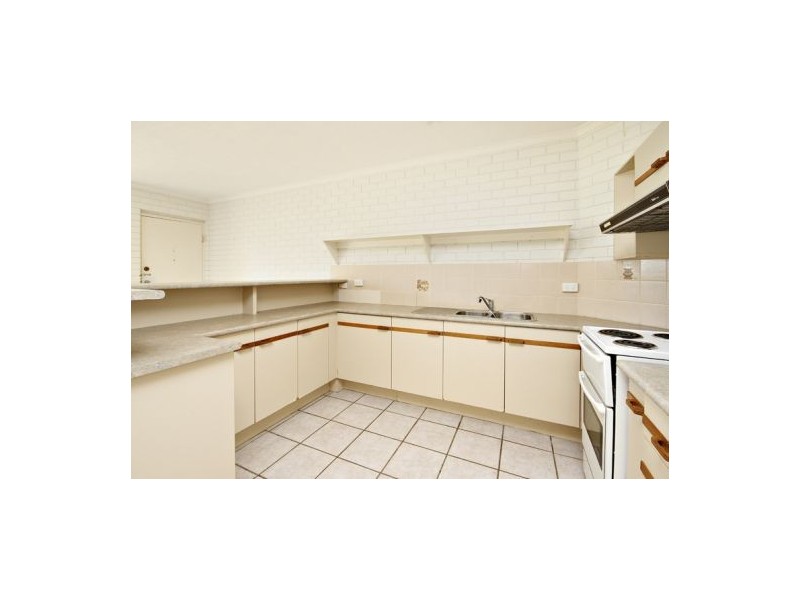 2 Humzy Villa’ 77 Bradman Ave, Maroochydore QLD 4558