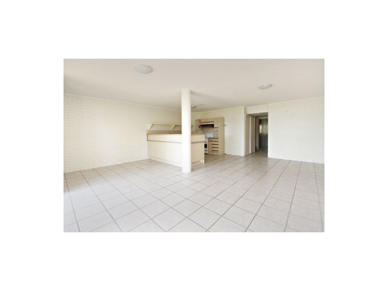 2 Humzy Villa’ 77 Bradman Ave, Maroochydore QLD 4558
