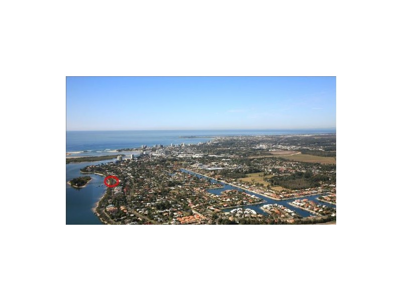 2 Humzy Villa’ 77 Bradman Ave, Maroochydore QLD 4558