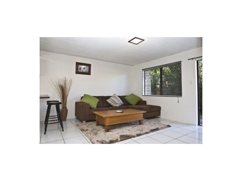 1/32 Broadwater Avenue, Maroochydore QLD 4558