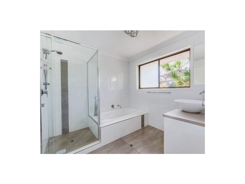 5 Lyn Court, Bli Bli QLD 4560