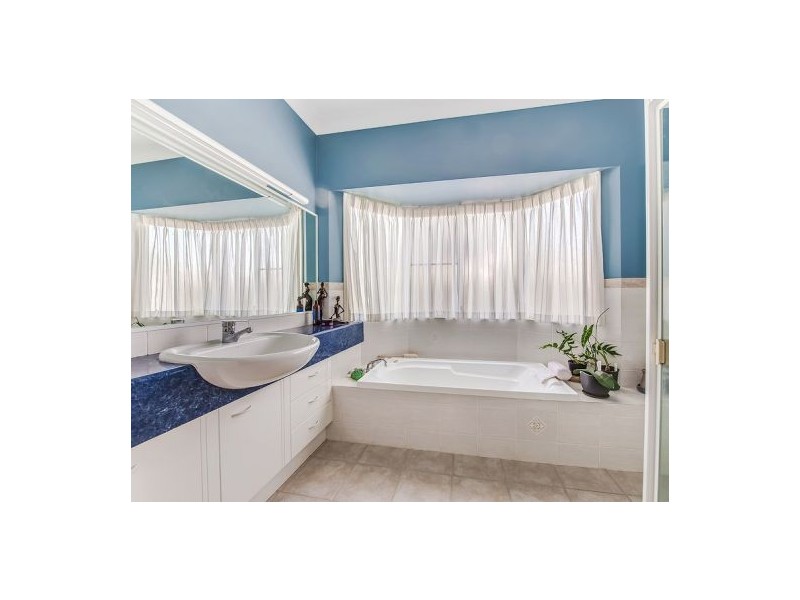 17 Twin Waters Drive, Twin Waters QLD 4564