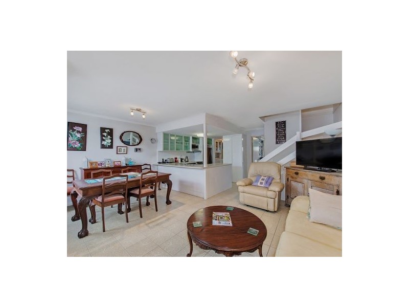 2/5 Ridgewood Terraces, Arwen Street, Maroochydore QLD 4558