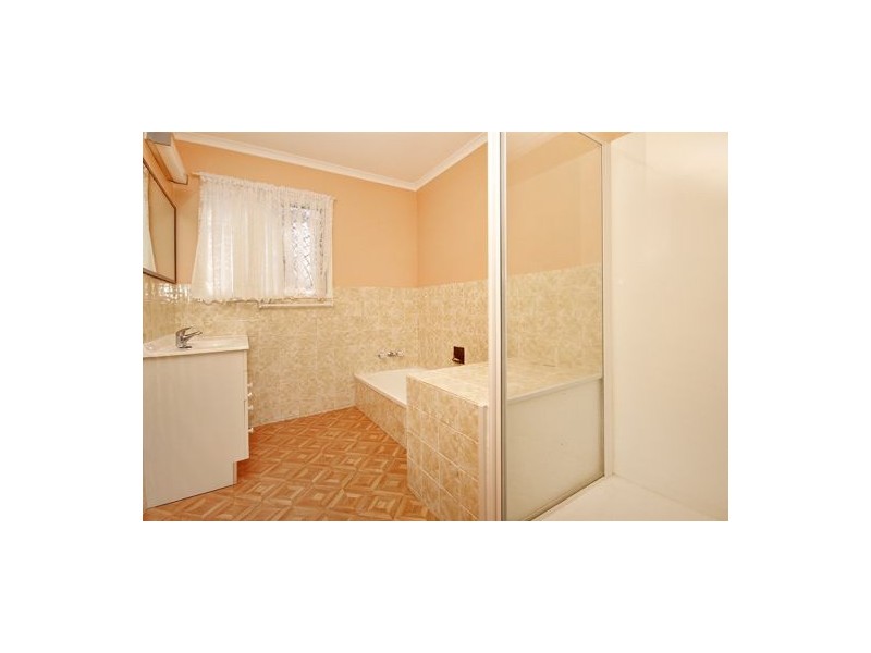 27 Kowree Crescent, Maroochydore QLD 4558