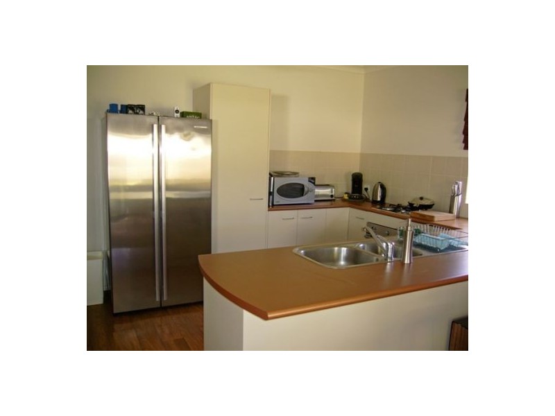 4 Waratah, Mossman QLD 4873