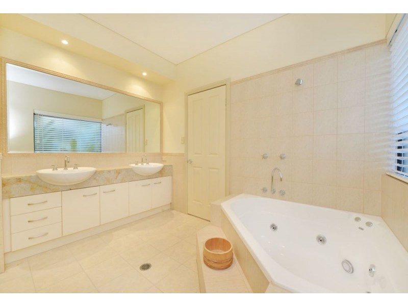 Villa 9/11-17 St Crispin’s Avenue, Port Douglas QLD 4877