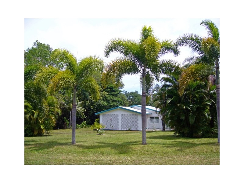 41 Reynolds Road, Oak Beach, Port Douglas QLD 4877