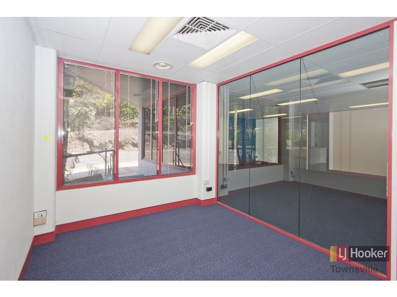 1b/131 Denham Street, Townsville City QLD 4810