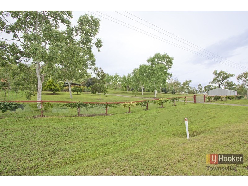 37 Thunderbolt Drive, Oak Valley QLD 4811