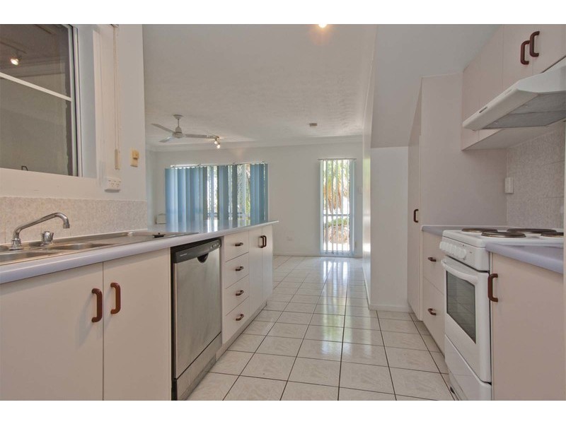 4/4 Stuart Street, North Ward QLD 4810