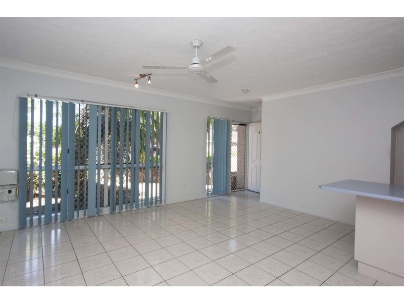 4/4 Stuart Street, North Ward QLD 4810