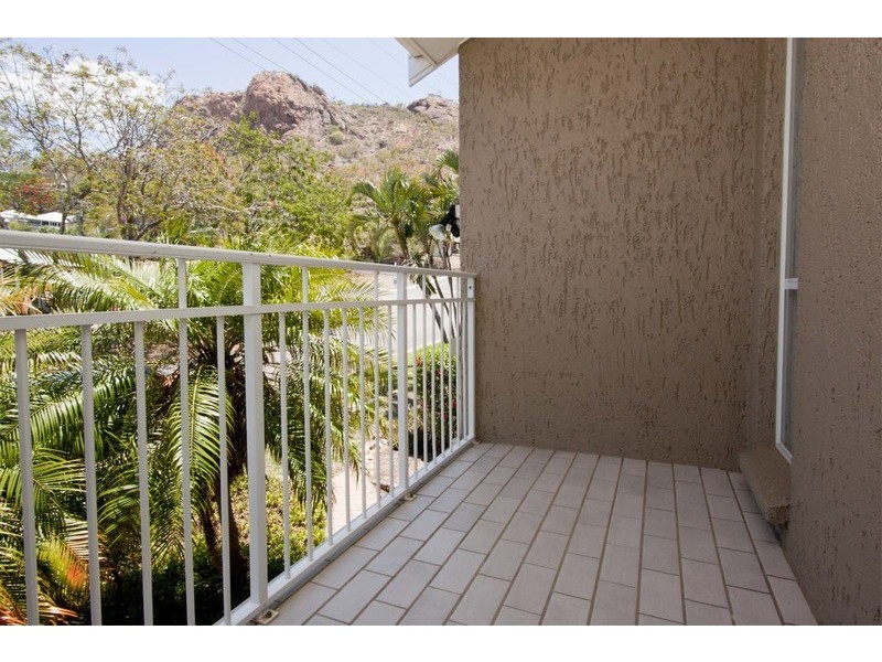 4/4 Stuart Street, North Ward QLD 4810