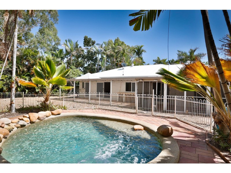 13 Mostyn Crescent, Bushland Beach QLD 4818