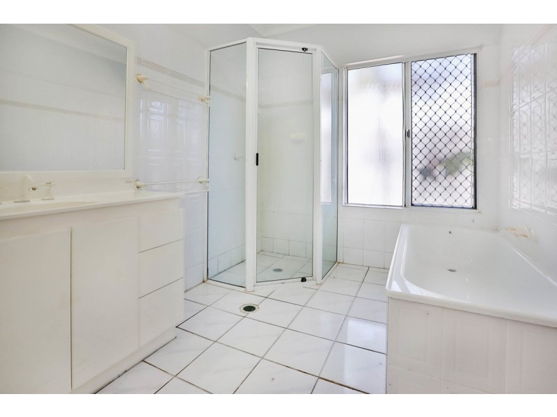 13 Mostyn Crescent, Bushland Beach QLD 4818